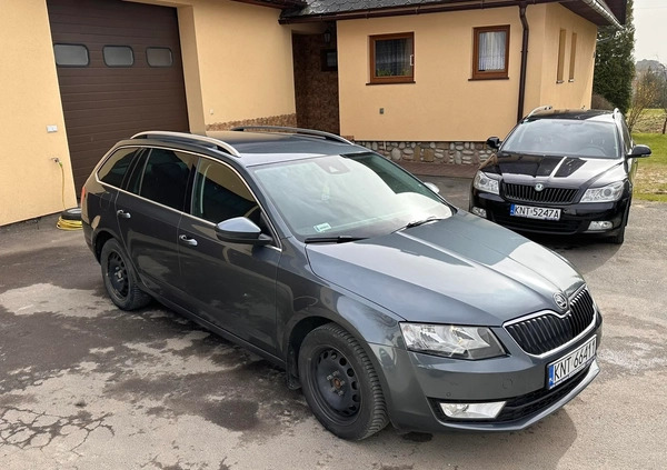 Skoda Octavia cena 45000 przebieg: 203000, rok produkcji 2016 z Zwoleń małe 352